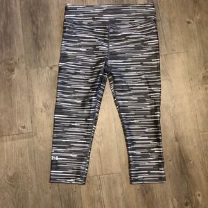 Heat gear compression athletic capris